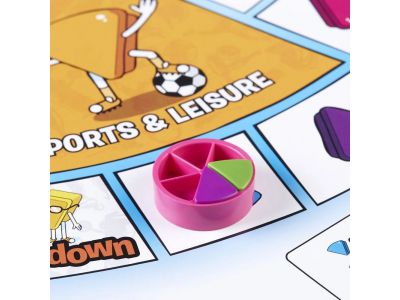 Hasbro Trivial Pursuit Family Edition Board Game E1921 
