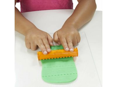 Hasbro Play-Doh Zoom Vacuum And Clean-Up Toy With 5 Colours F3642