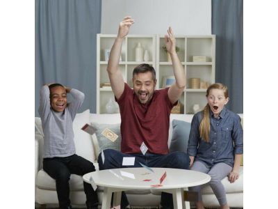 Hasbro Επιτραπέζιο Παιχνίδι Διασκέδαση Παντού Monopoly Classic για 2-6 Παίκτες 8+ Ετών C1009